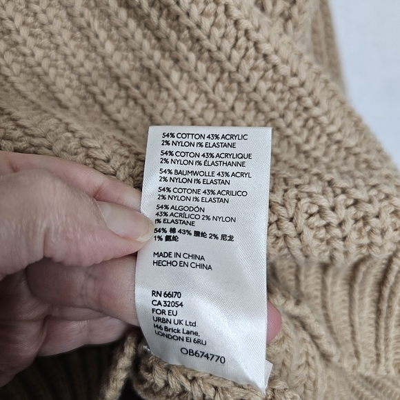 Free People Tan Chunky Cable Knit Turtle Neck Oversized Sweater Medium - Picture 4 of 8